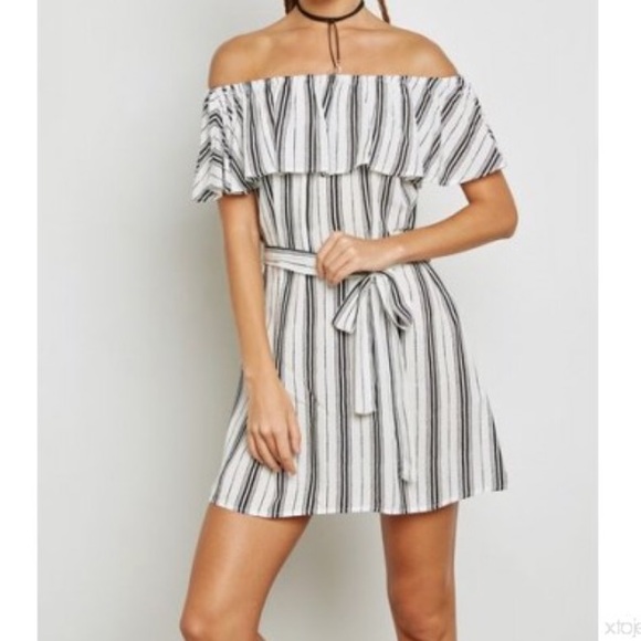 Forever 21 Dresses & Skirts - Forever21 Black & White Stripe Off Shoulder Dress